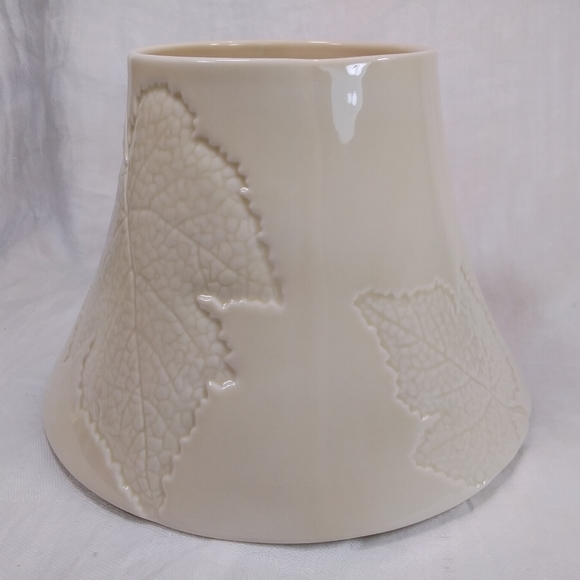Hallmark Other - HALLMARK Large Candle Jar SHADE TOPPER Leaves Leaf Cream Ivory
